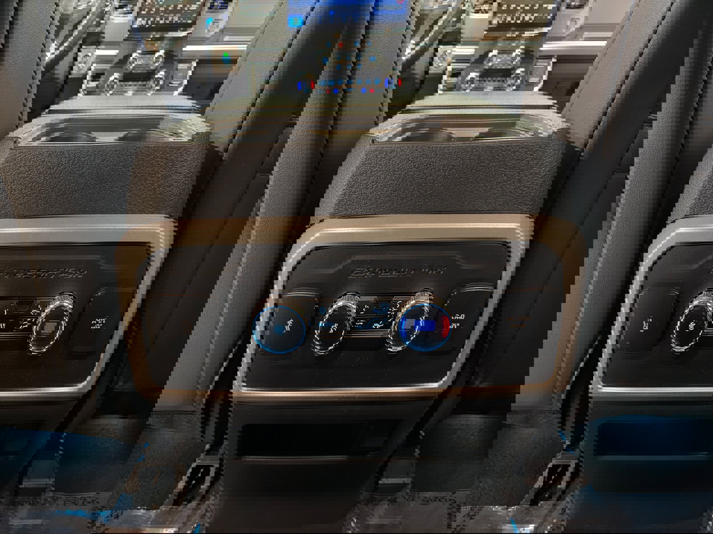 Certified 2024 Ford Expedition XLT image 11