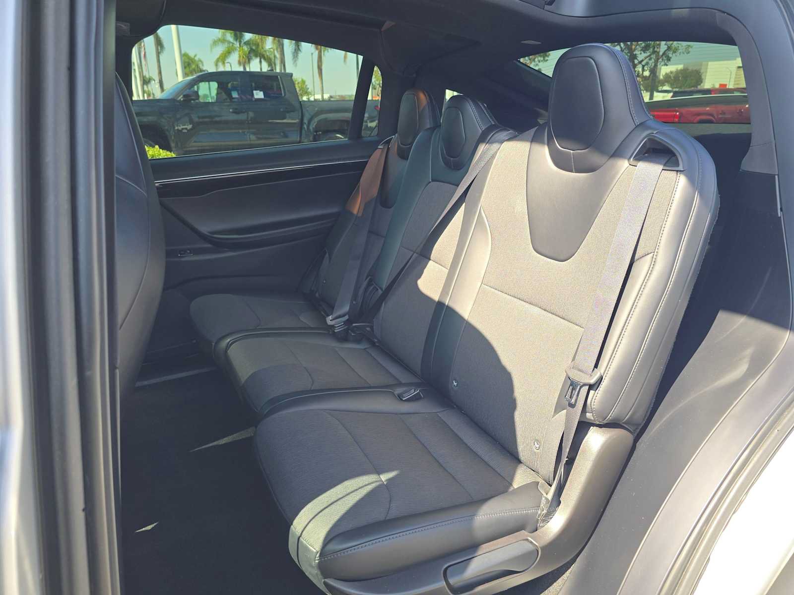 Used 2018 Tesla Model X 100D AWD/4WD image 19