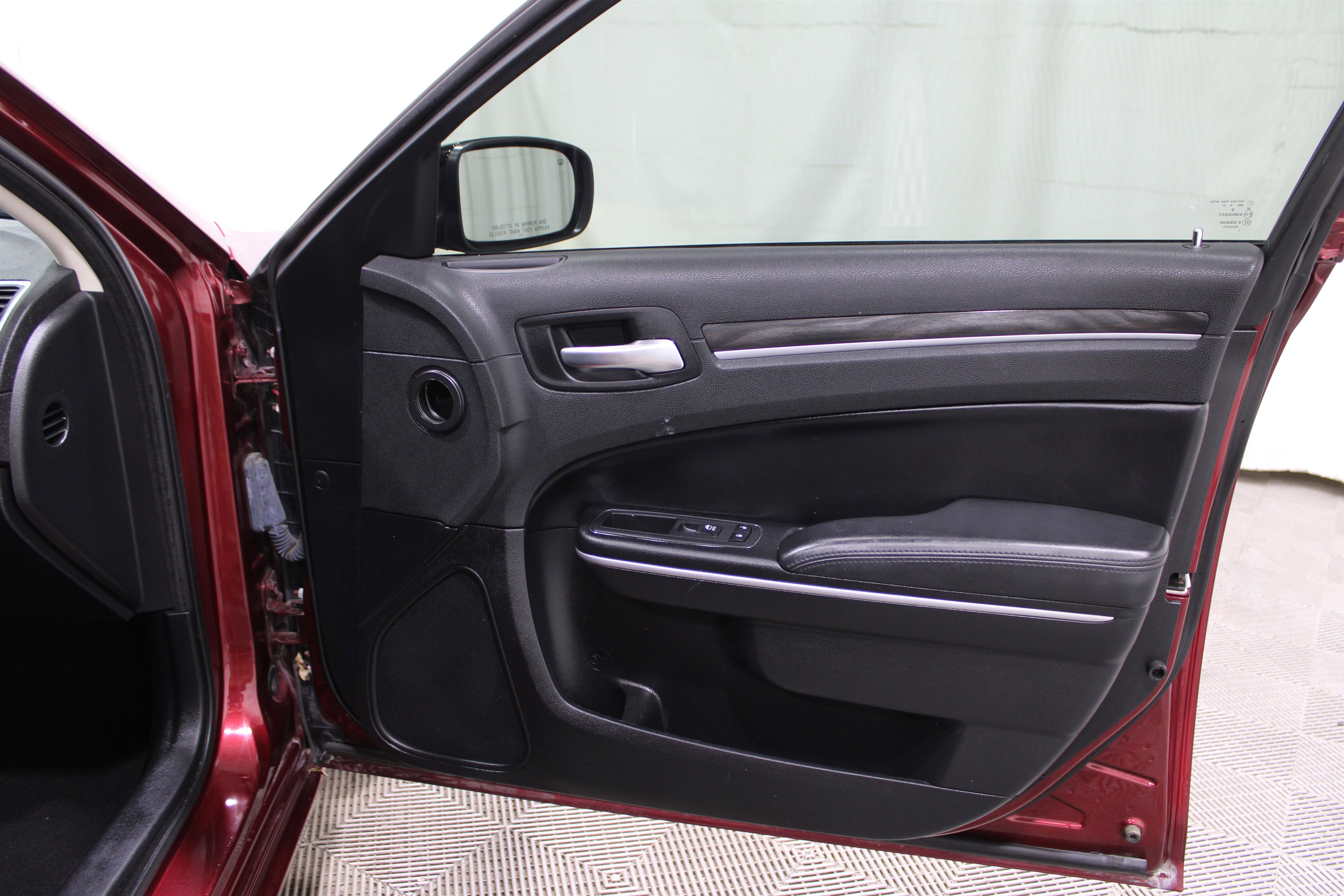 Used 2019 Chrysler 300 Touring w/ Sport Appearance Package image 28