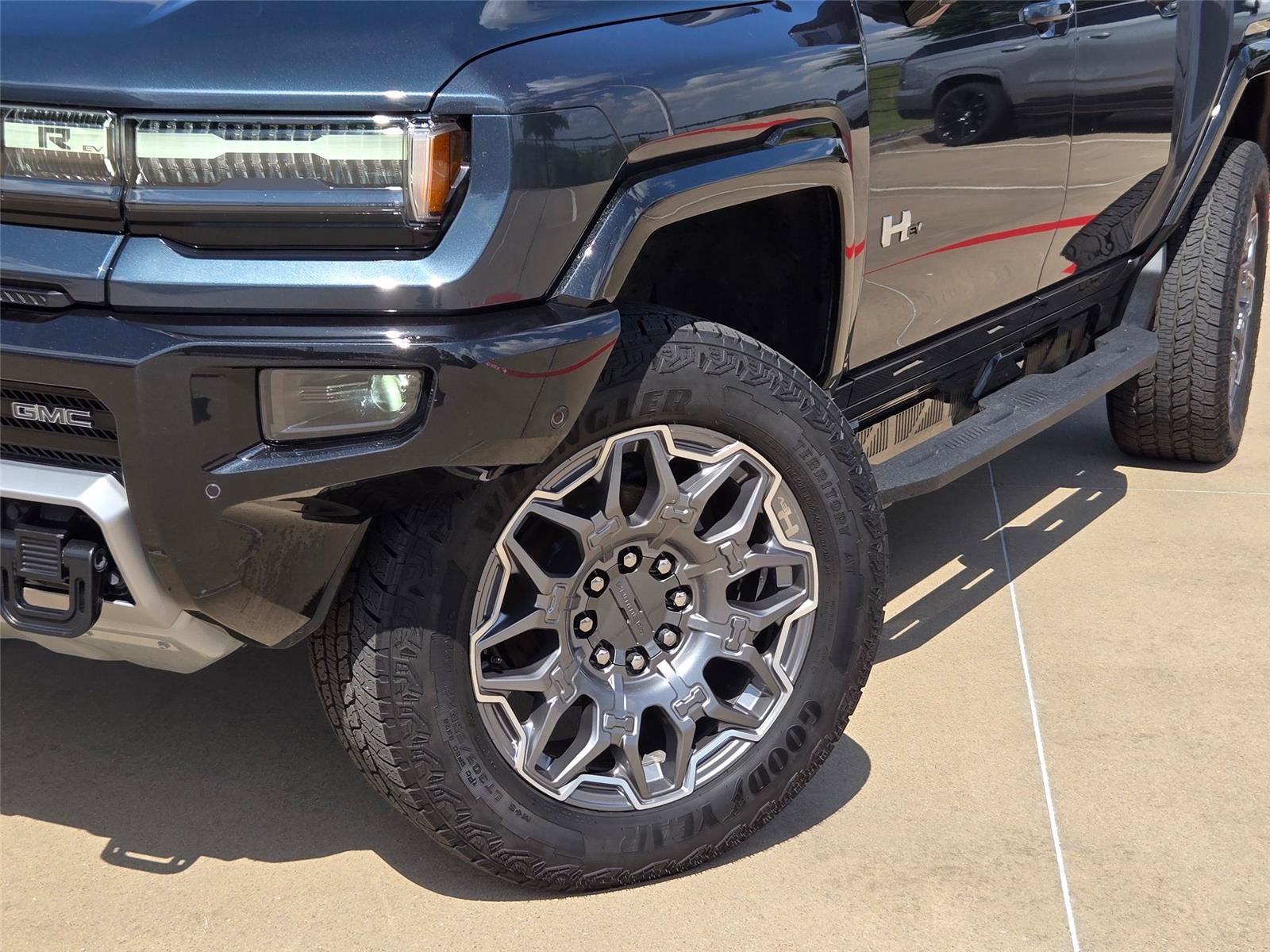 Used 2025 GMC Hummer EV 3X AWD/4WD image 7