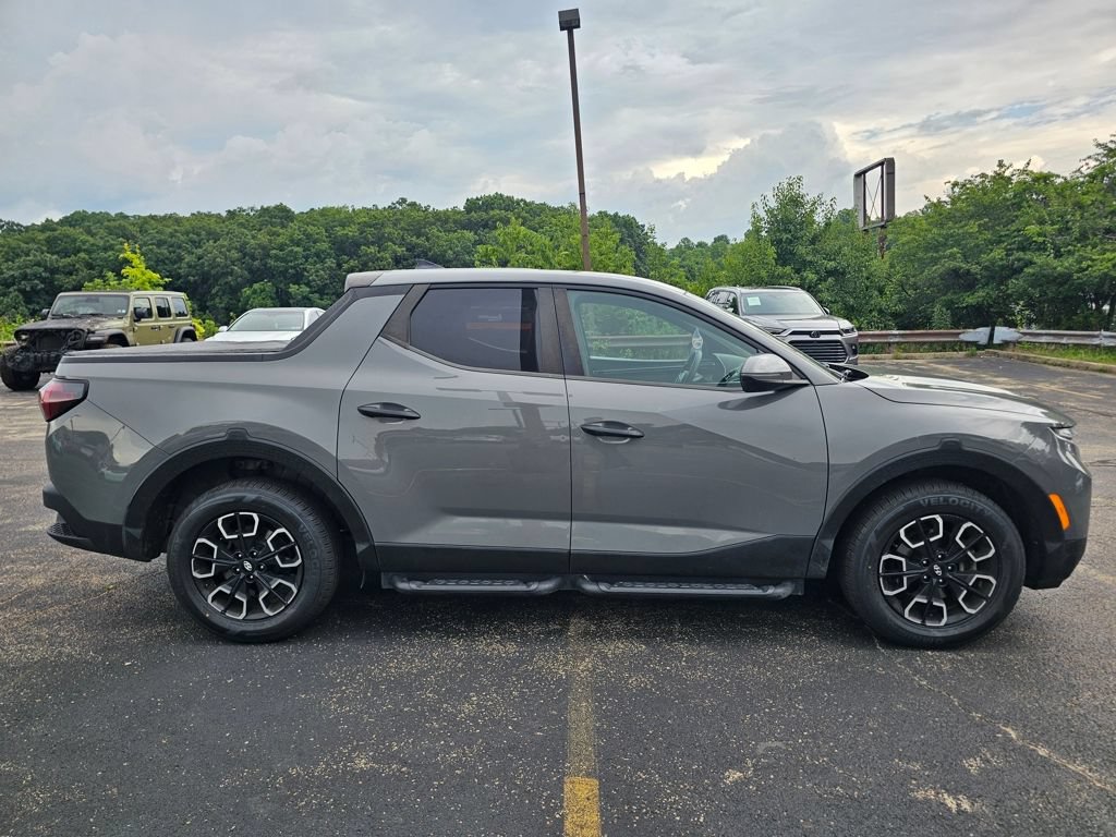 Used 2022 Hyundai Santa Cruz SEL AWD/4WD image 2