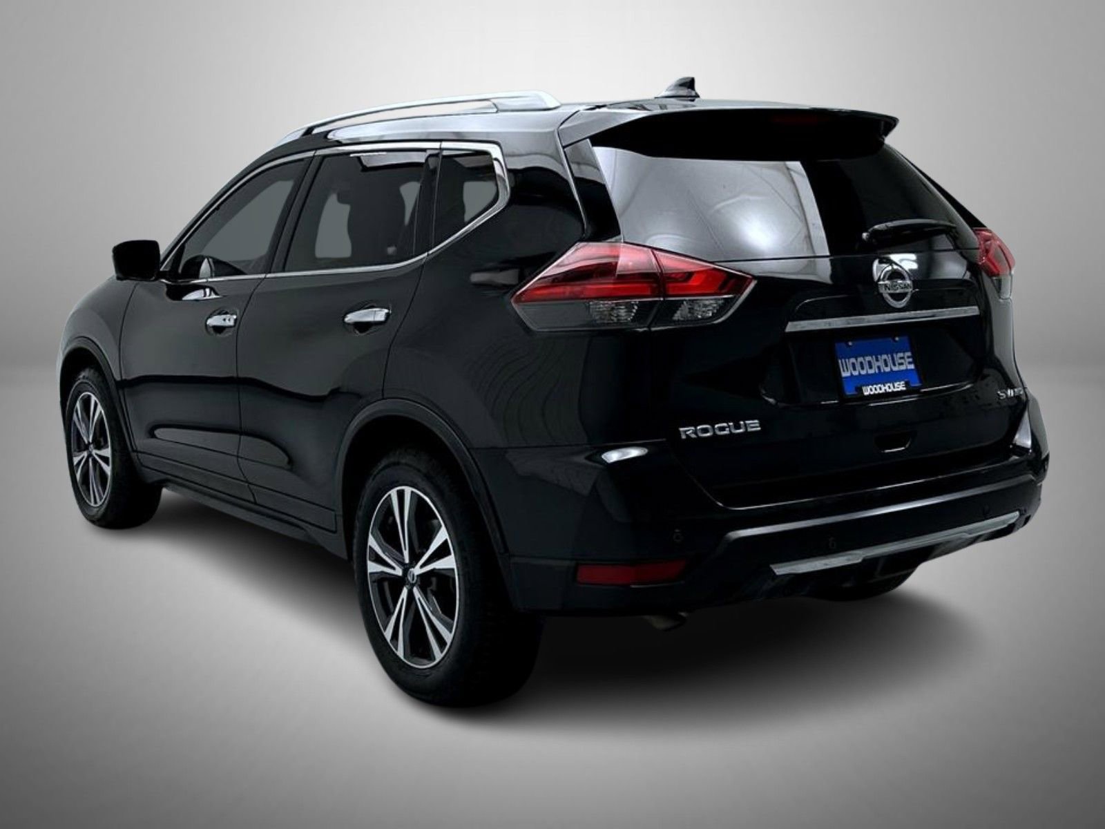 Used 2019 Nissan Rogue SV w/ Sun & Sound Touring Package AWD/4WD image 7