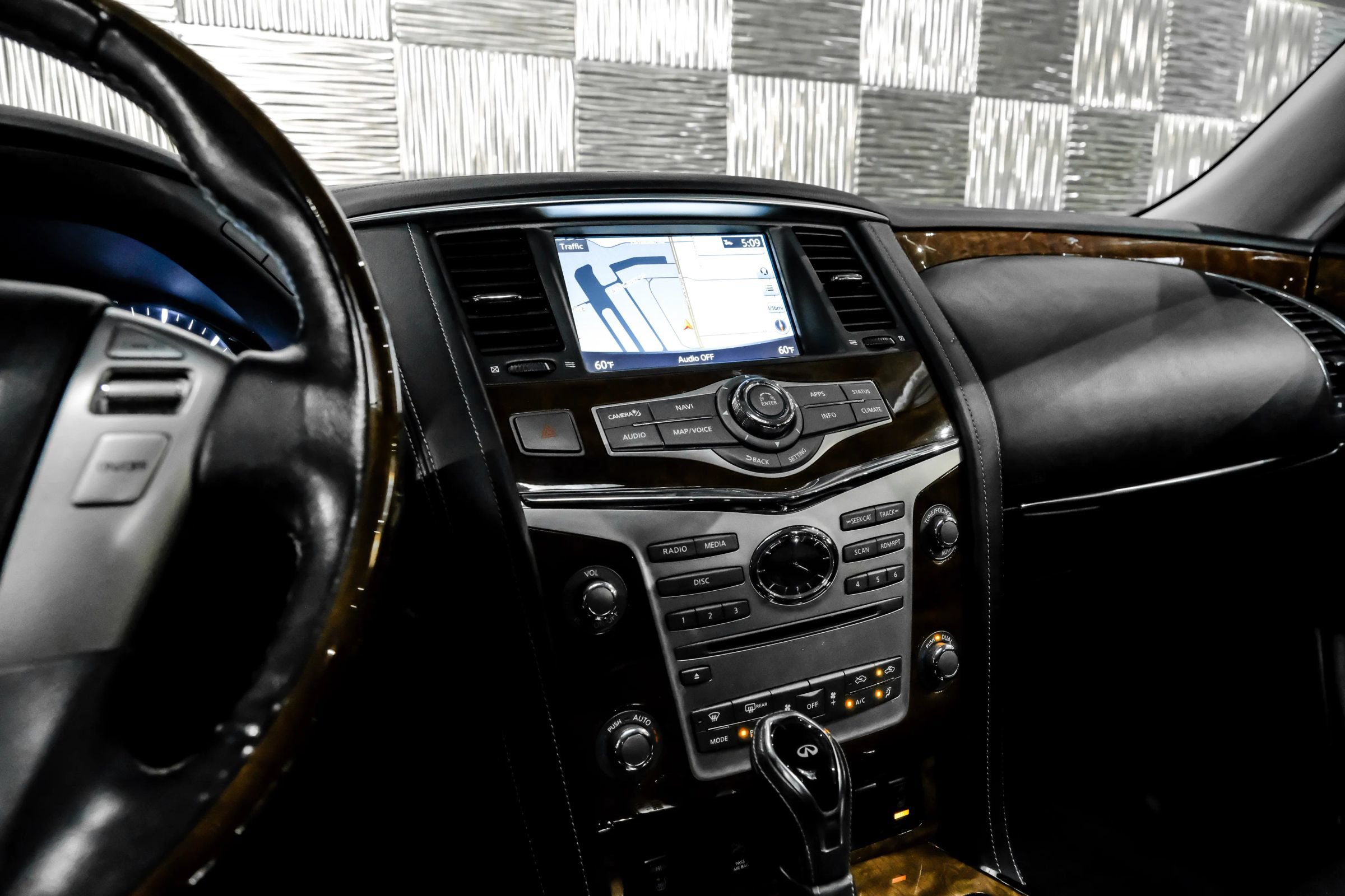 Used 2019 INFINITI QX80 Luxe RWD image 25