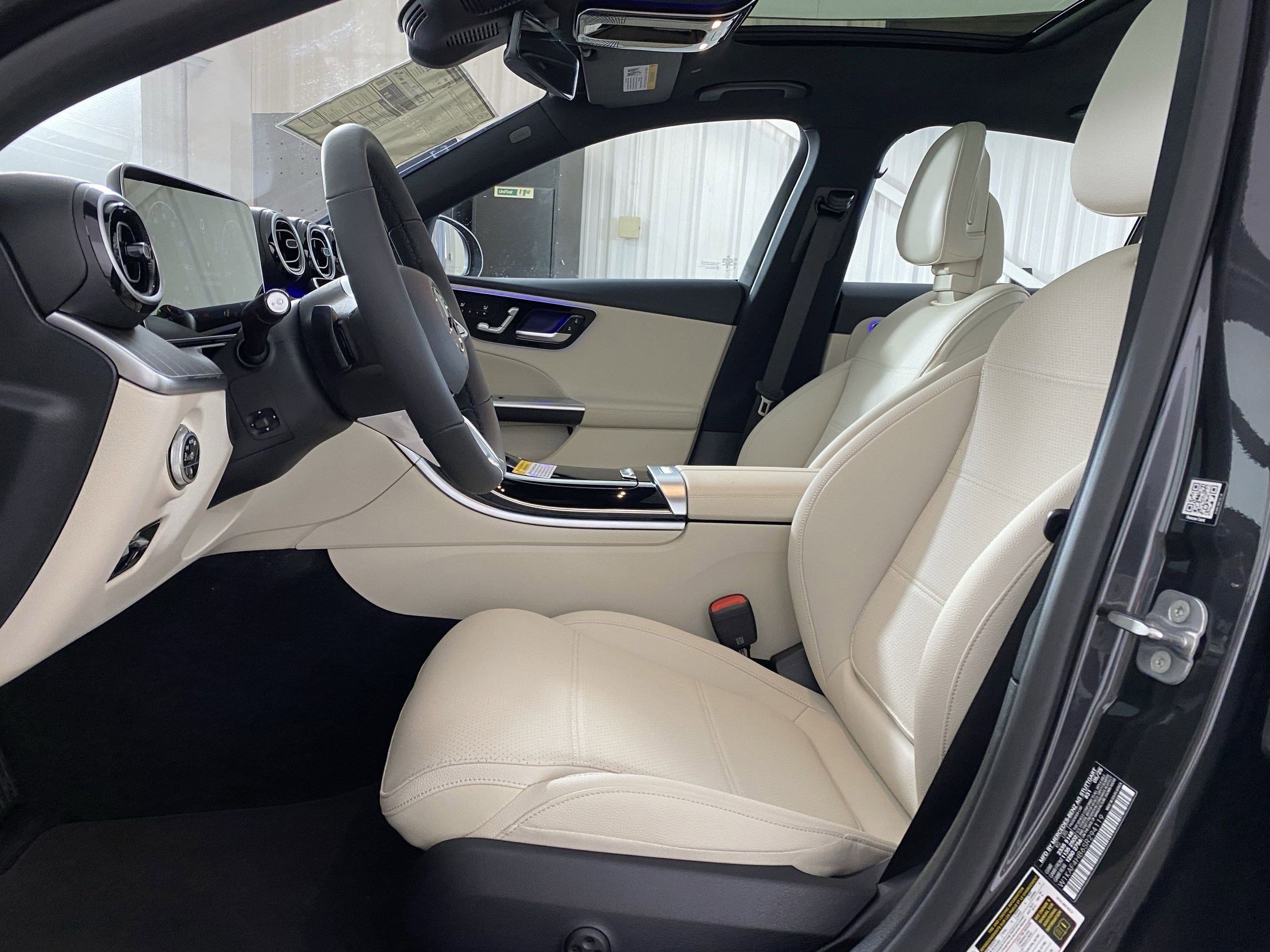 Used 2025 Mercedes-Benz C 300 C 300 image 4