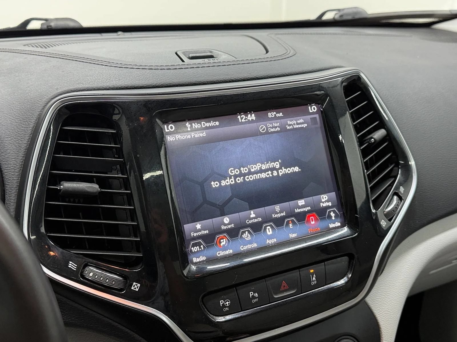 Used 2019 Jeep Cherokee Limited w/ Luxury Group AWD/4WD image 28