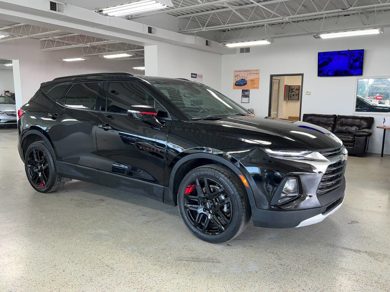 Used 2021 Chevrolet Blazer LT w/ Redline Edition image 4