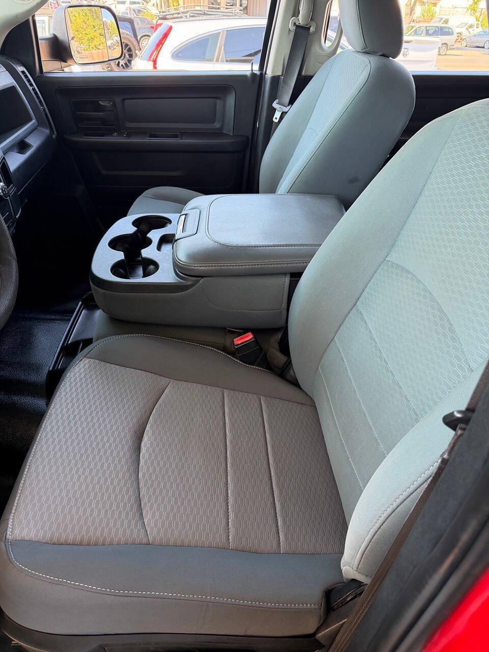 Used 2018 RAM 3500 Tradesman w/ Chrome Appearance Group AWD/4WD image 14