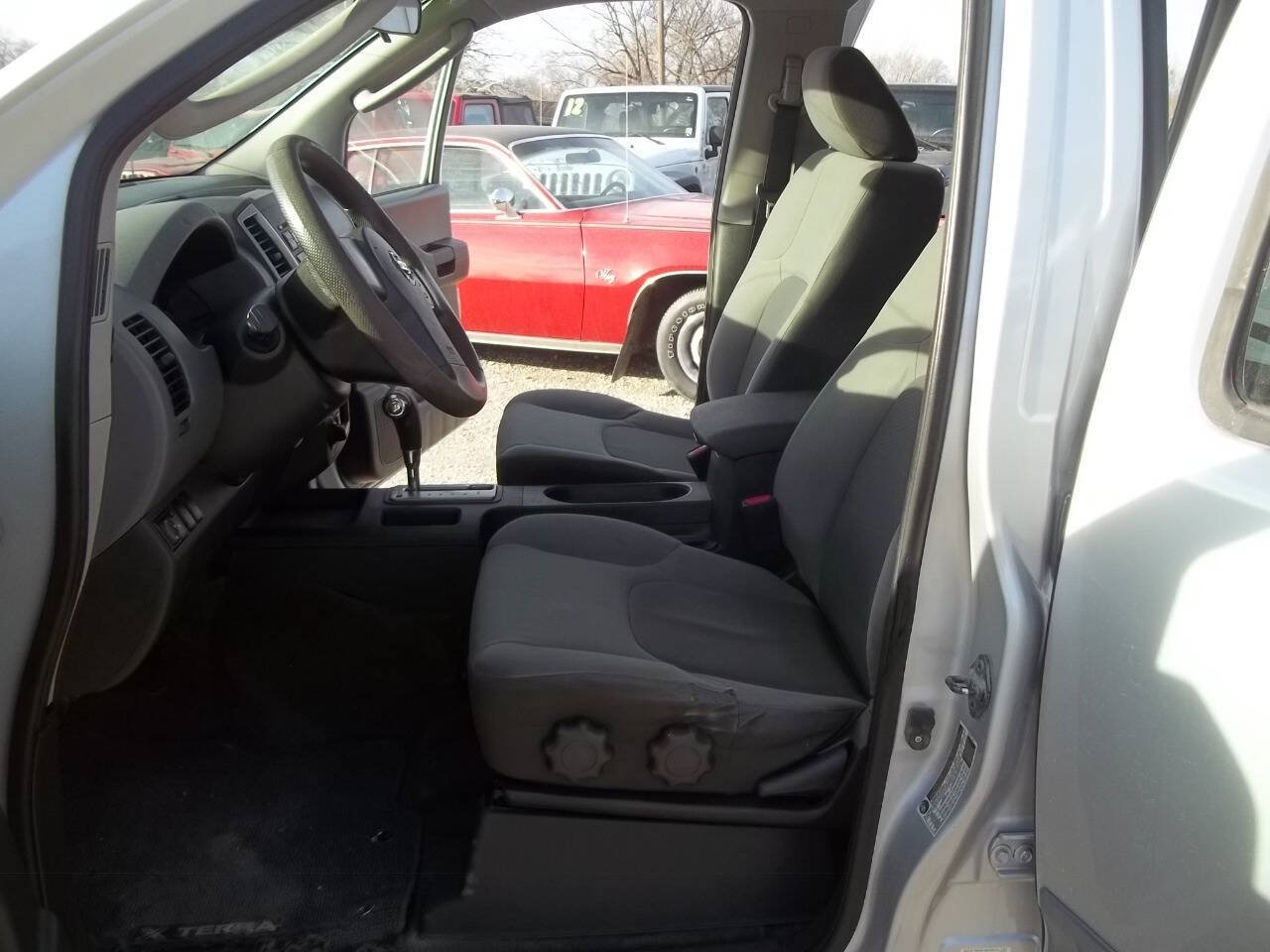 Used 2012 Nissan Xterra S AWD/4WD image 7