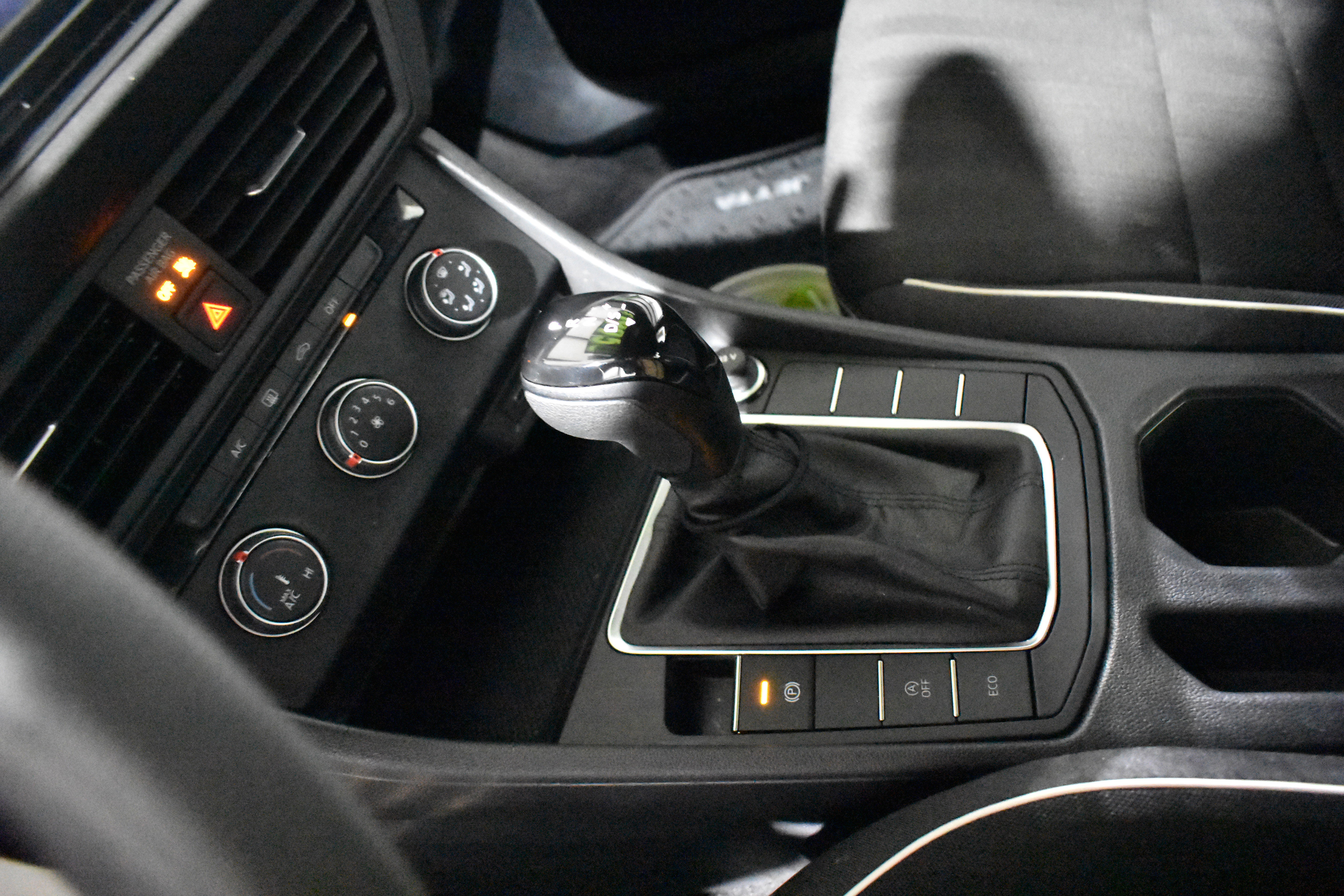 Used 2023 Volkswagen Jetta Sport image 23