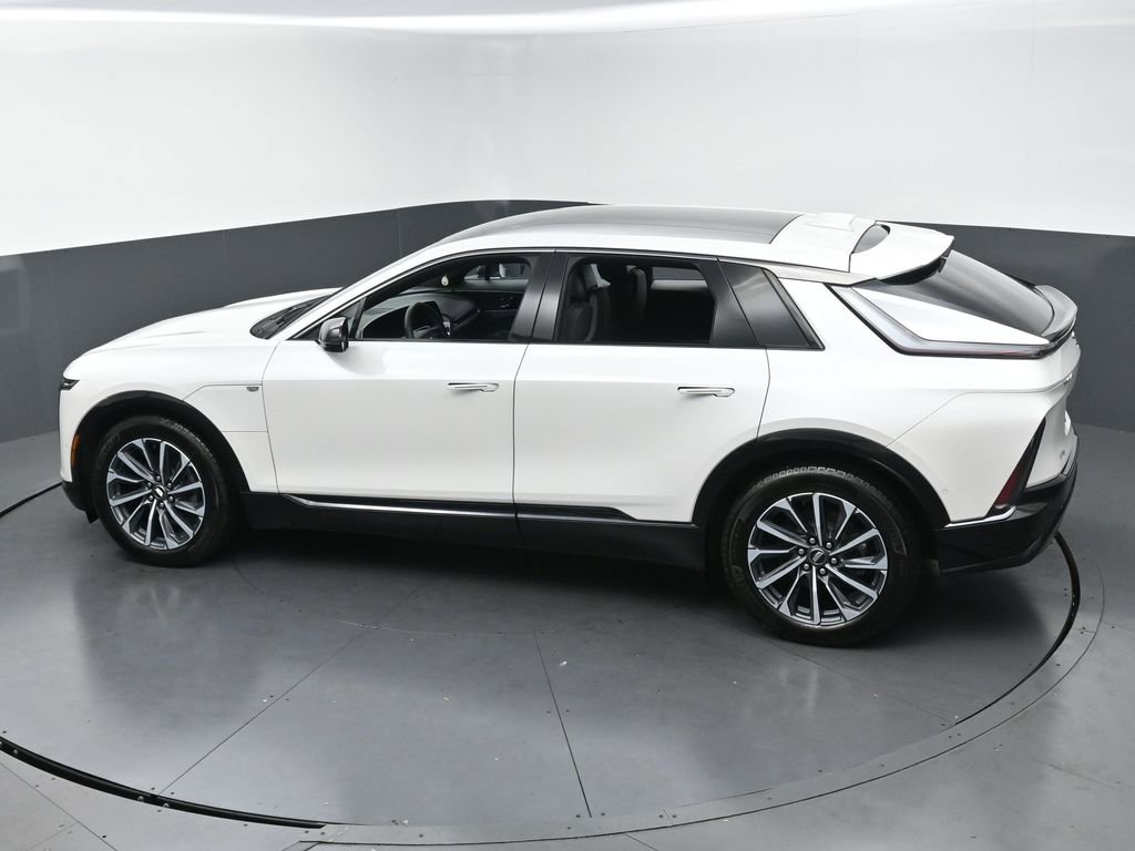 Used 2024 Cadillac Lyriq Sport AWD/4WD image 43