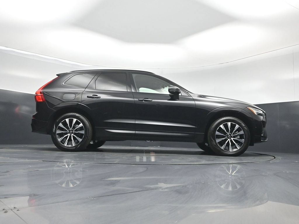 Used 2025 Volvo XC60 B5 Plus AWD/4WD image 49