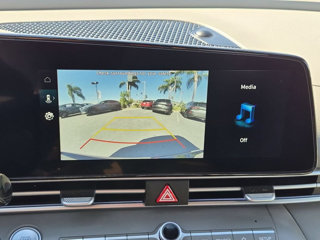 Used 2025 Hyundai Elantra SEL FWD image 18
