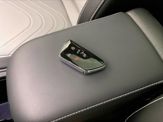 Certified 2025 Volkswagen Tiguan SE w/ Panoramic Sunroof Package image 11