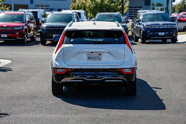 Used 2024 Kia Niro Wave FWD image 4