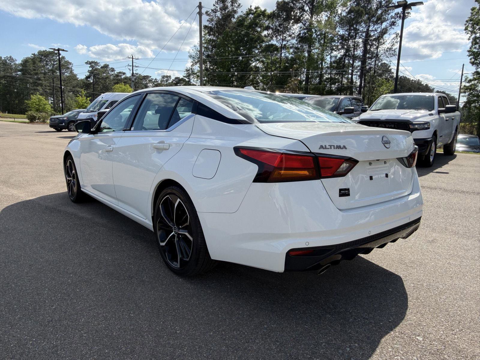 Used 2024 Nissan Altima 2.5 SR FWD image 5