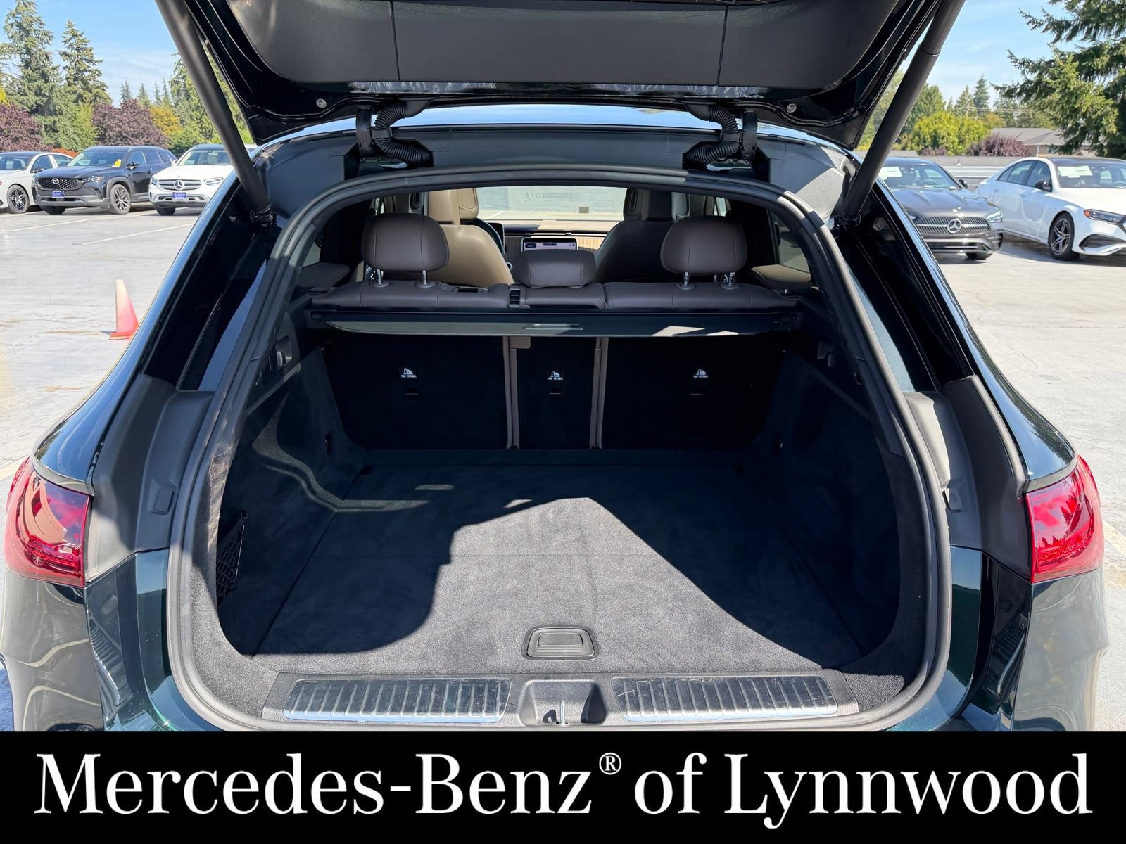 Used 2023 Mercedes-Benz EQE 500 4MATIC SUV image 9
