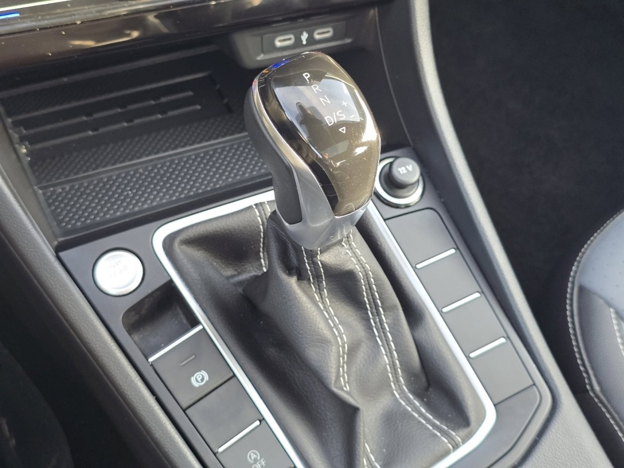 Used 2025 Volkswagen Jetta SE image 29