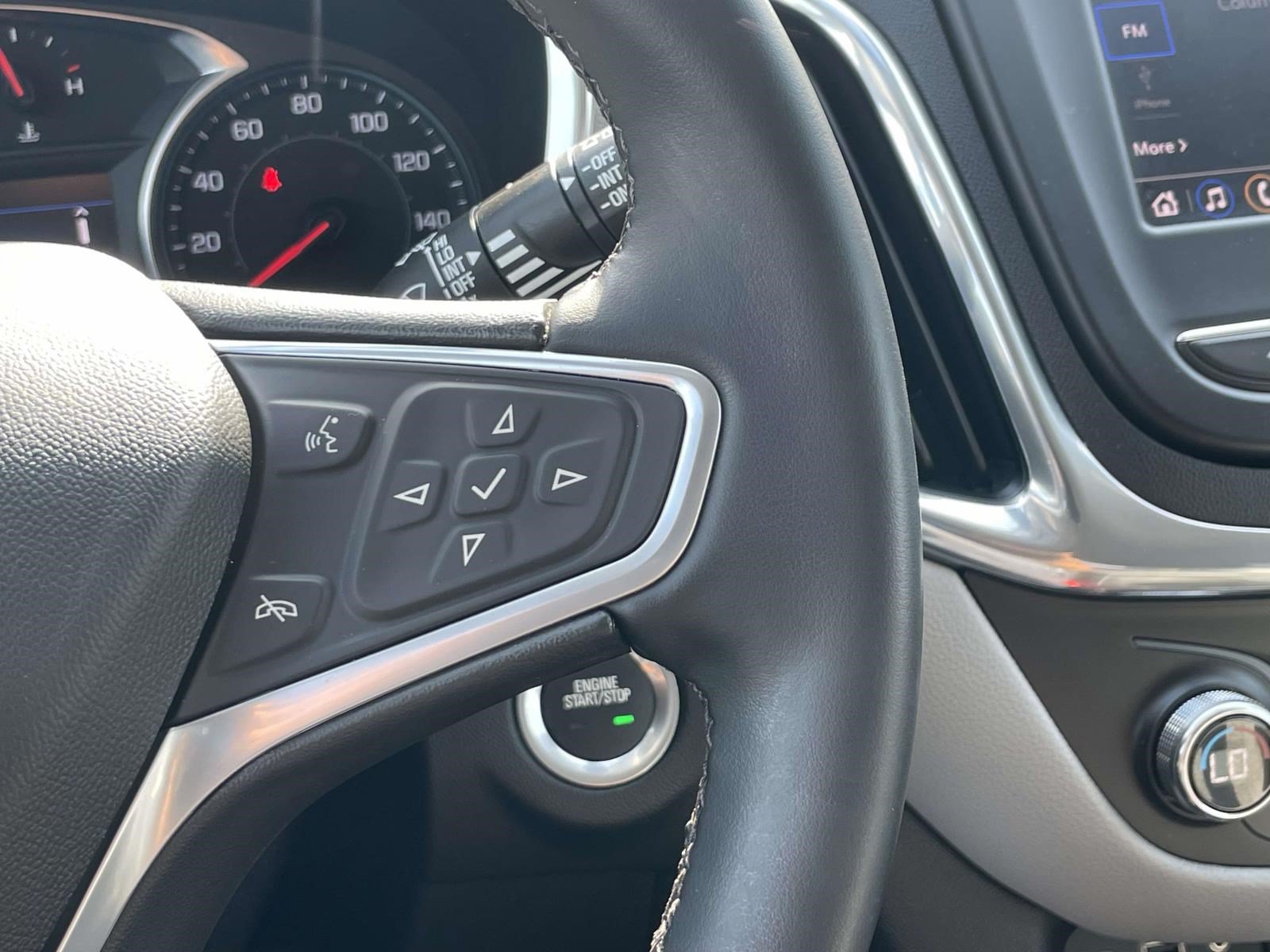 Used 2023 Chevrolet Equinox LT FWD image 23