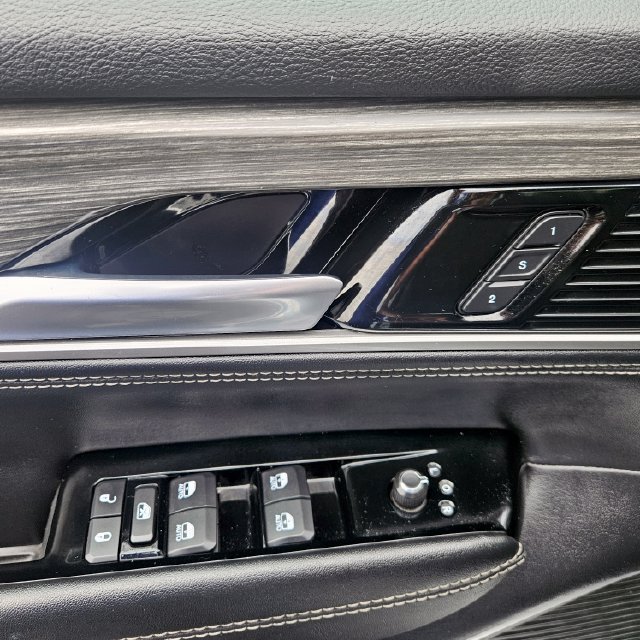 Used 2024 Jeep Wagoneer Series II AWD/4WD image 12