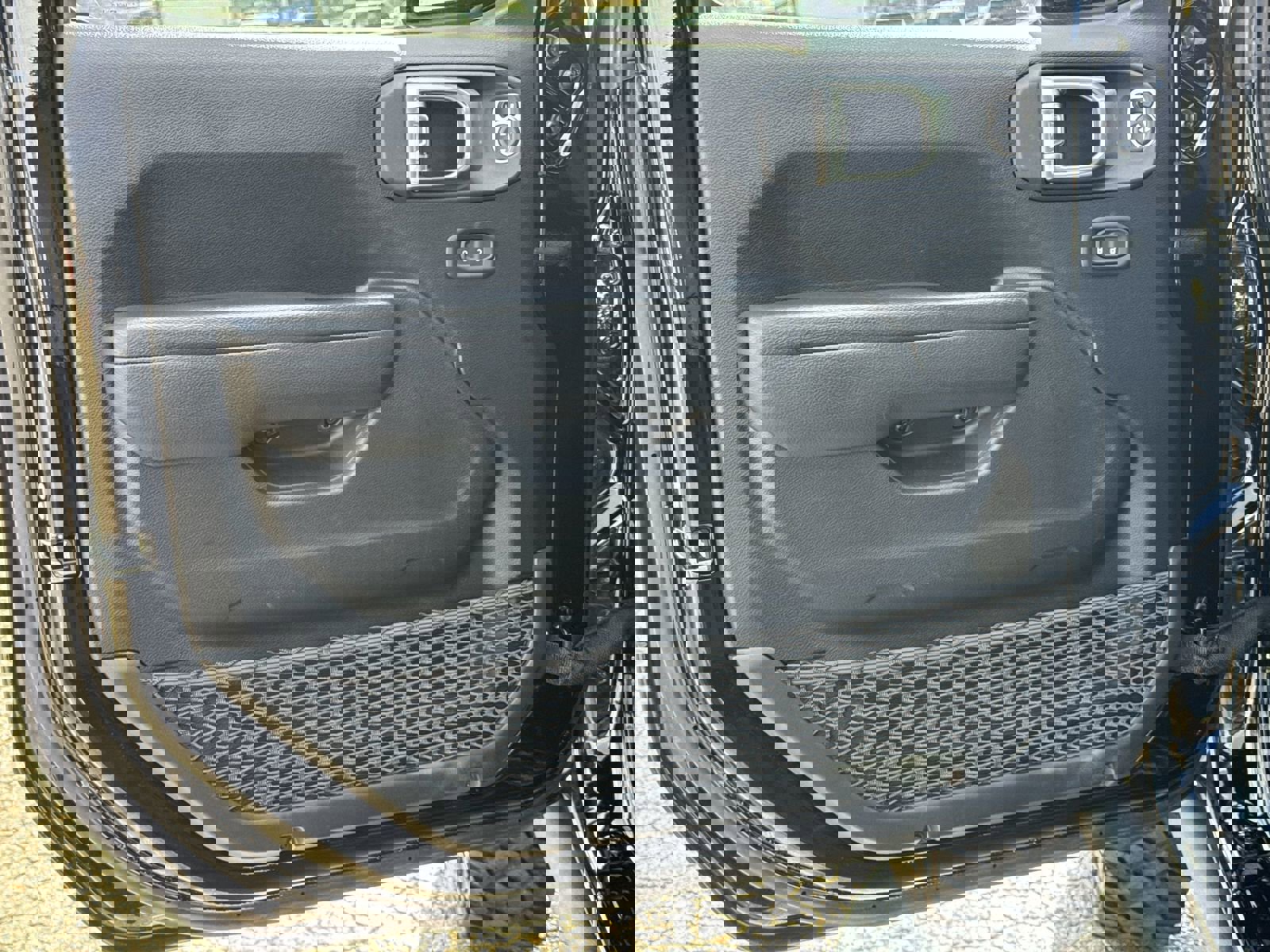 Used 2023 Jeep Wrangler Unlimited w/ 8.4" Radio Group image 14