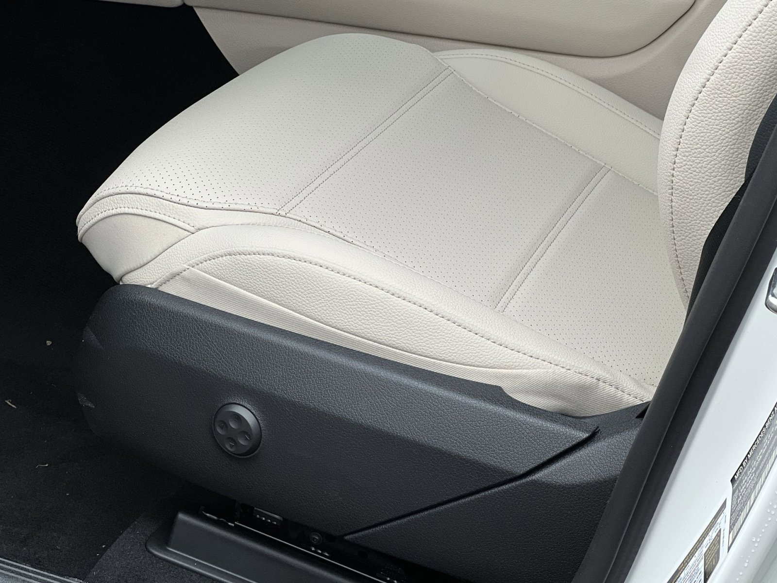 New 2026 Mercedes-Benz GLC 300 4MATIC image 12