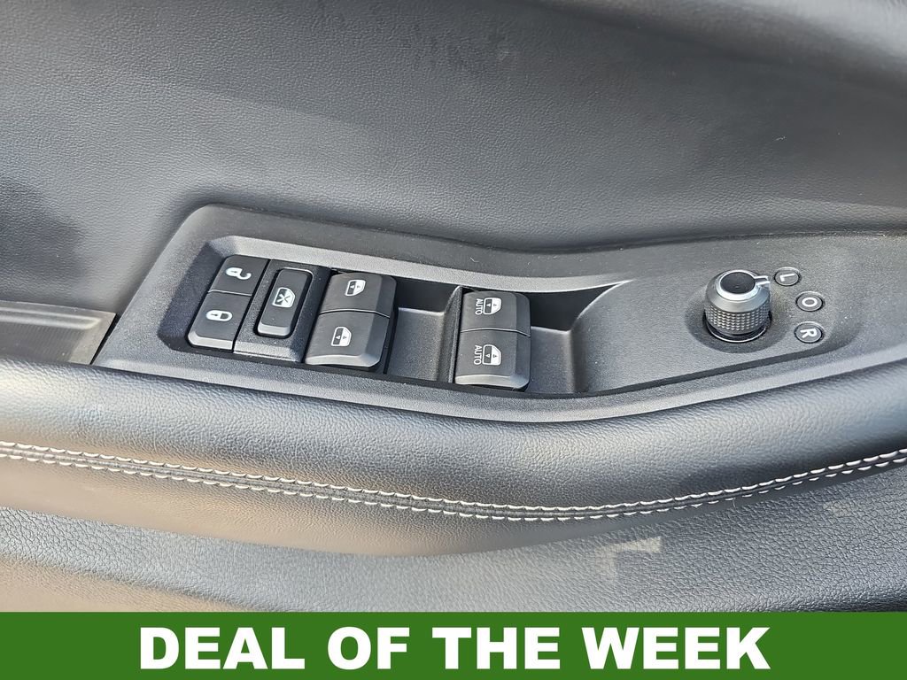 Used 2023 Jeep Grand Cherokee L Laredo image 28