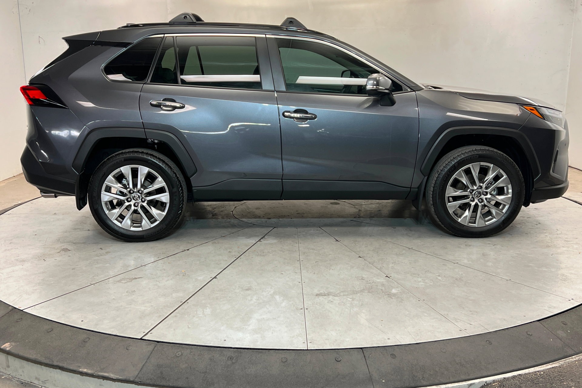 Used 2025 Toyota RAV4 Limited w/ Advanced Technology Package image 7