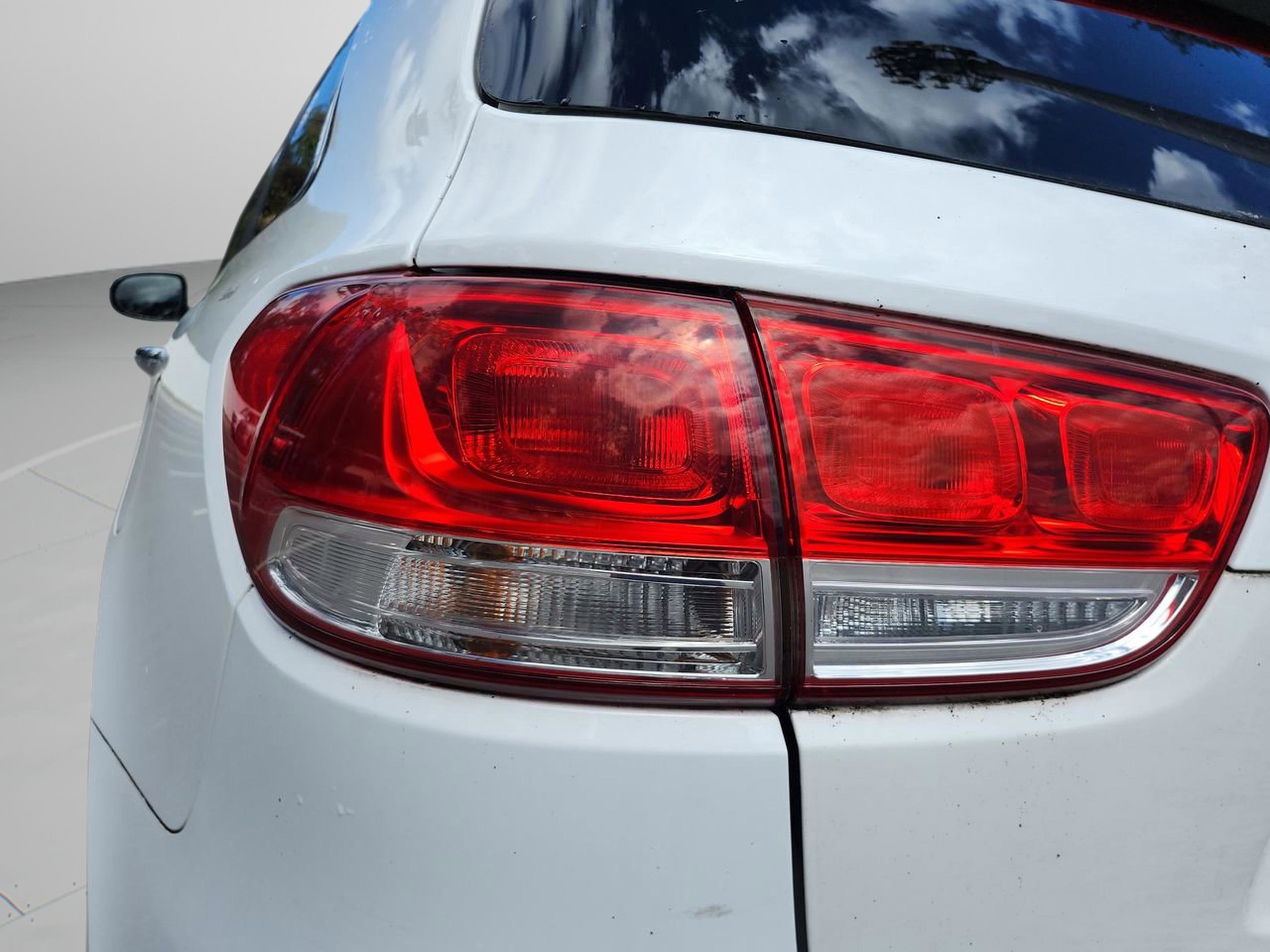 Used 2016 Kia Sorento LX w/ LX Convenience Package image 29