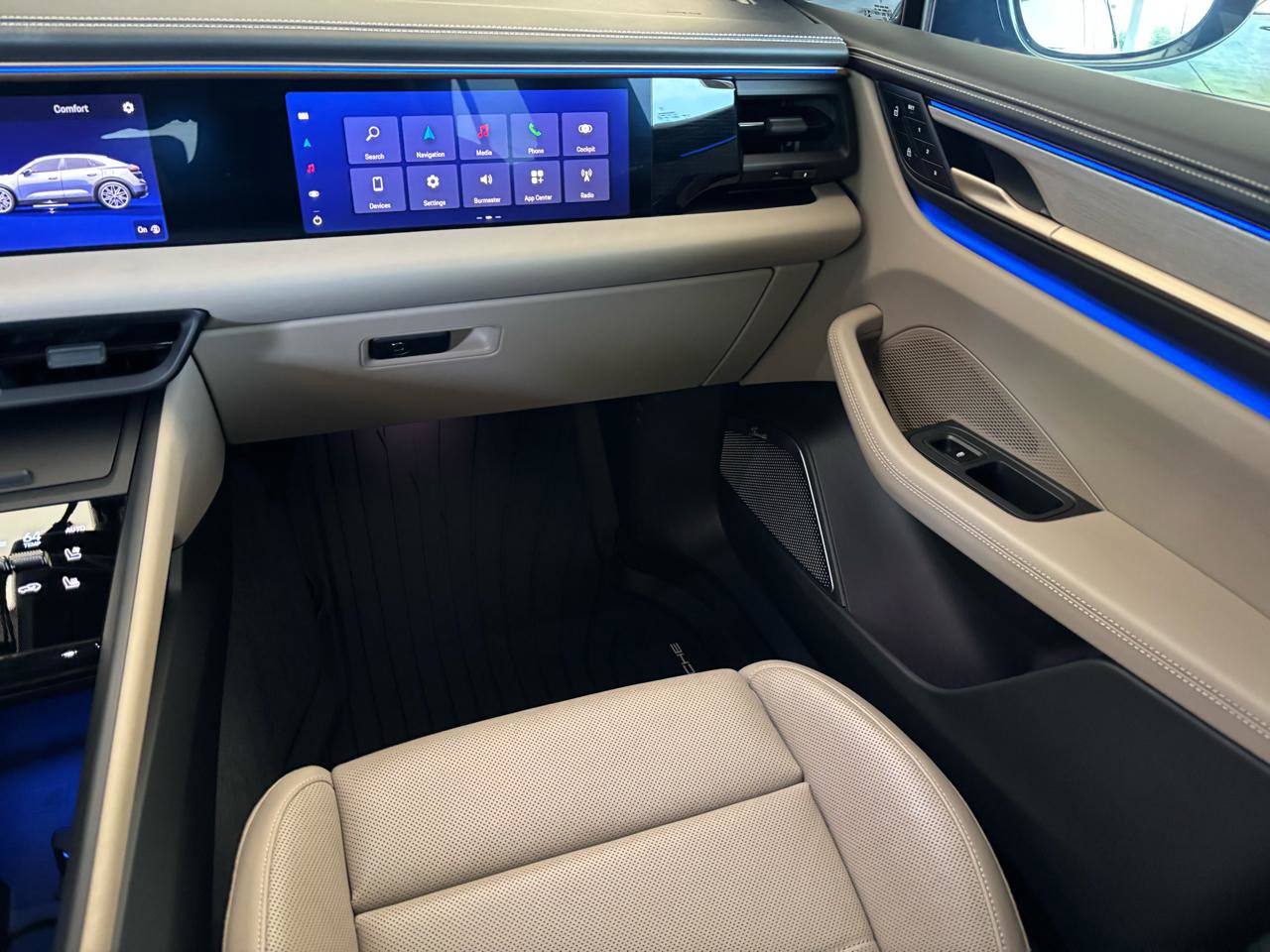 Used 2024 Porsche Macan Turbo Electric image 20