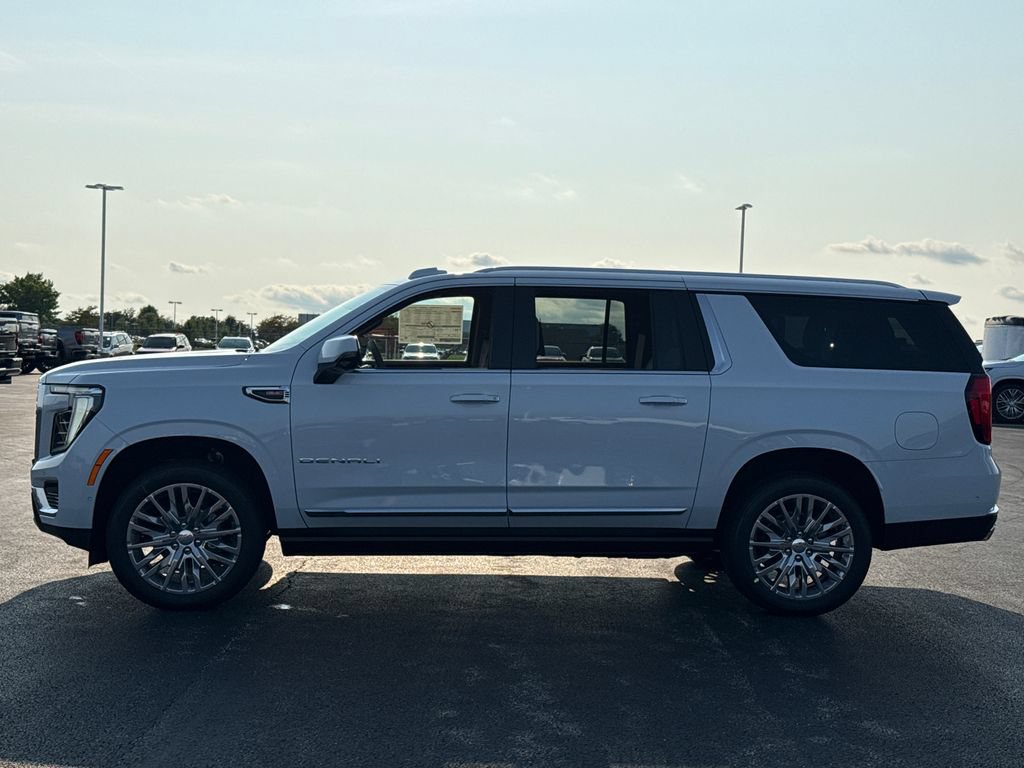 New 2026 GMC Yukon XL Denali w/ Denali Reserve Package AWD/4WD image 10