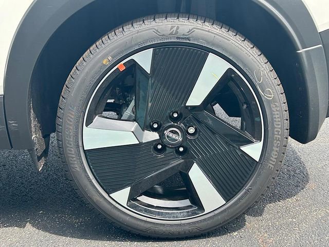 New 2025 Nissan Kicks SR w/ SR Premium Package image 25