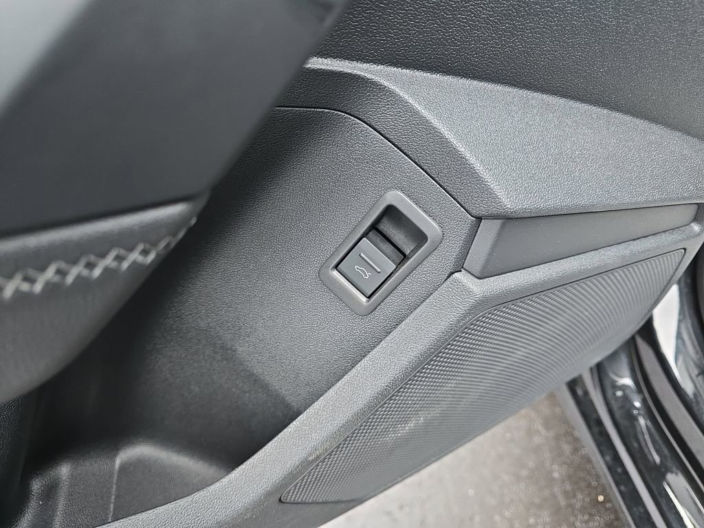 Used 2024 Audi A3 2.0T Premium image 17