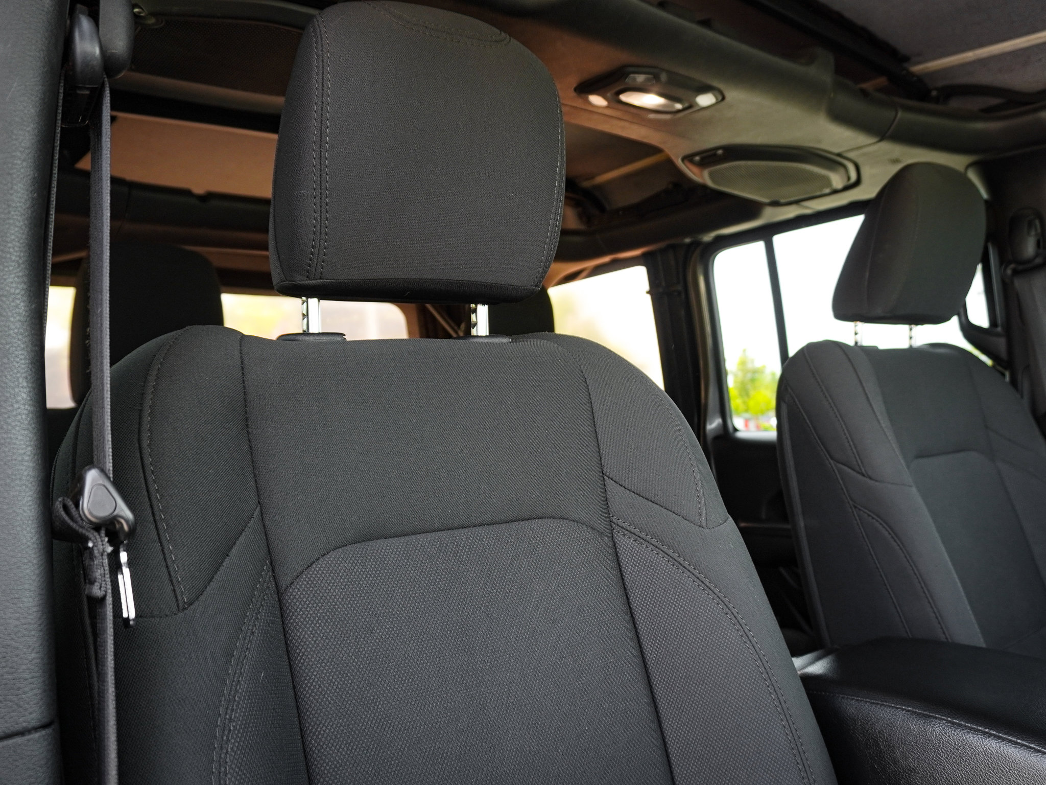 Used 2018 Jeep Wrangler Unlimited Sport S image 34