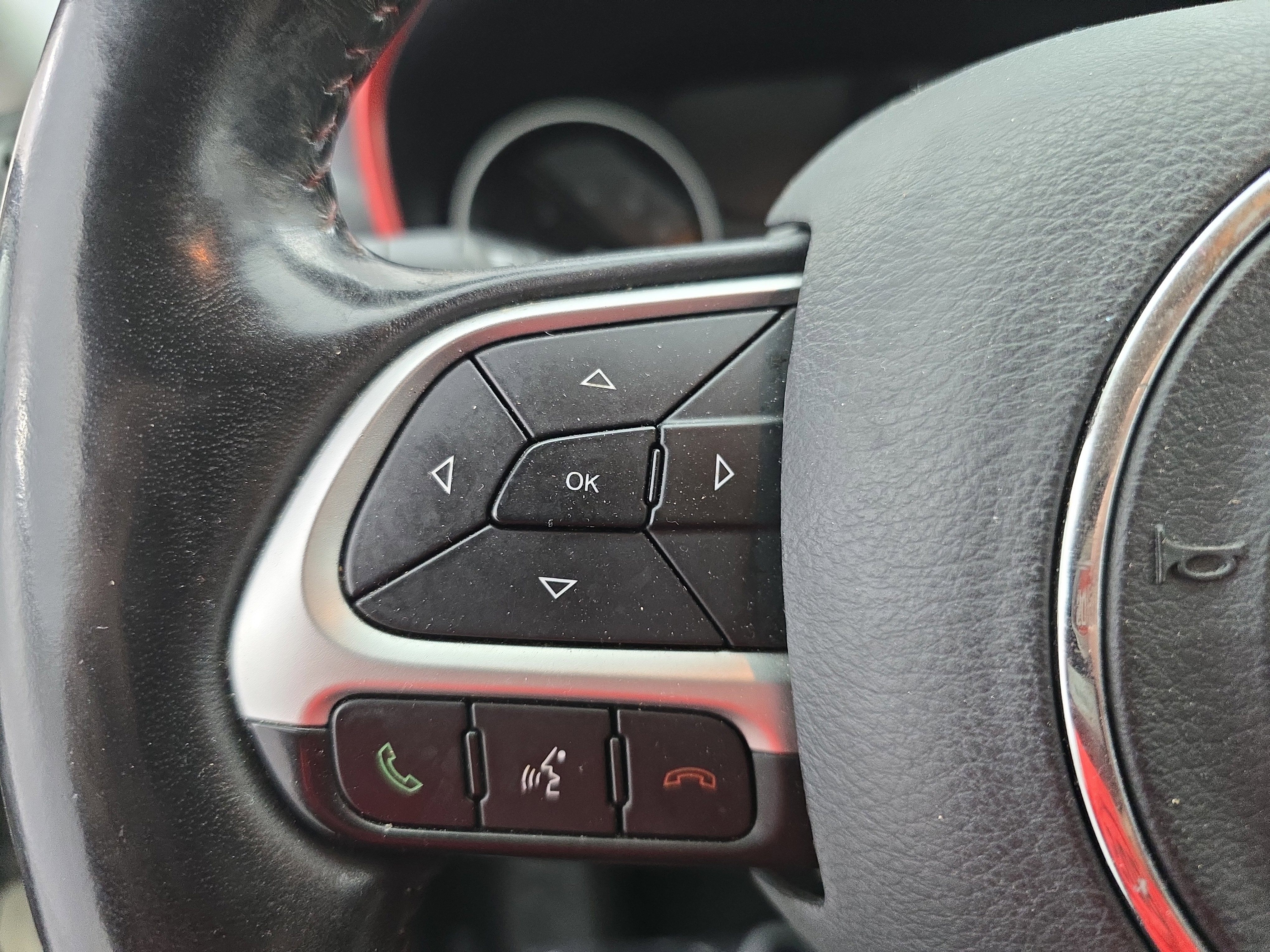 Used 2018 Jeep Compass Trailhawk w/ Cold Weather Group image 16