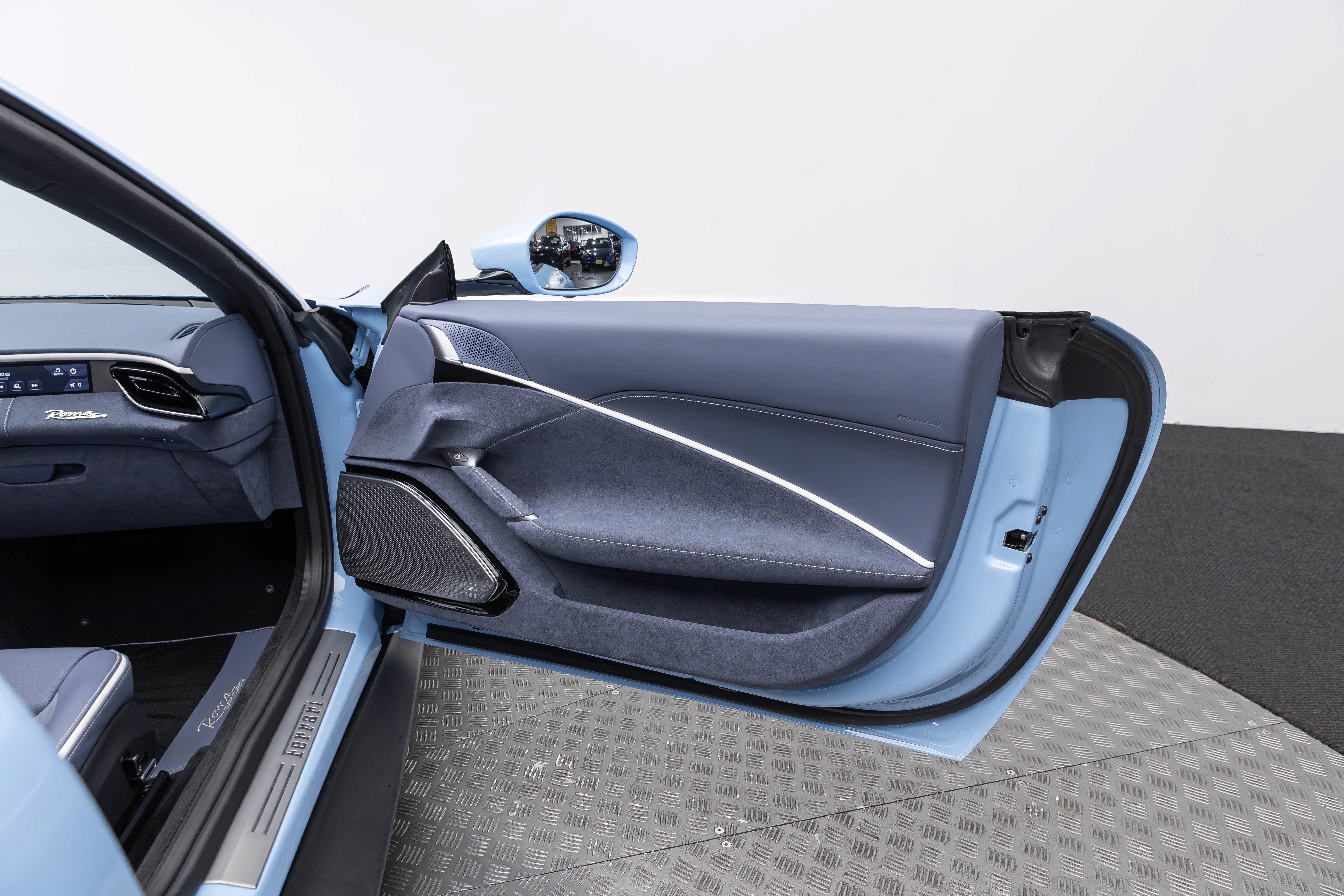 Certified 2025 Ferrari Roma Spider RWD image 36