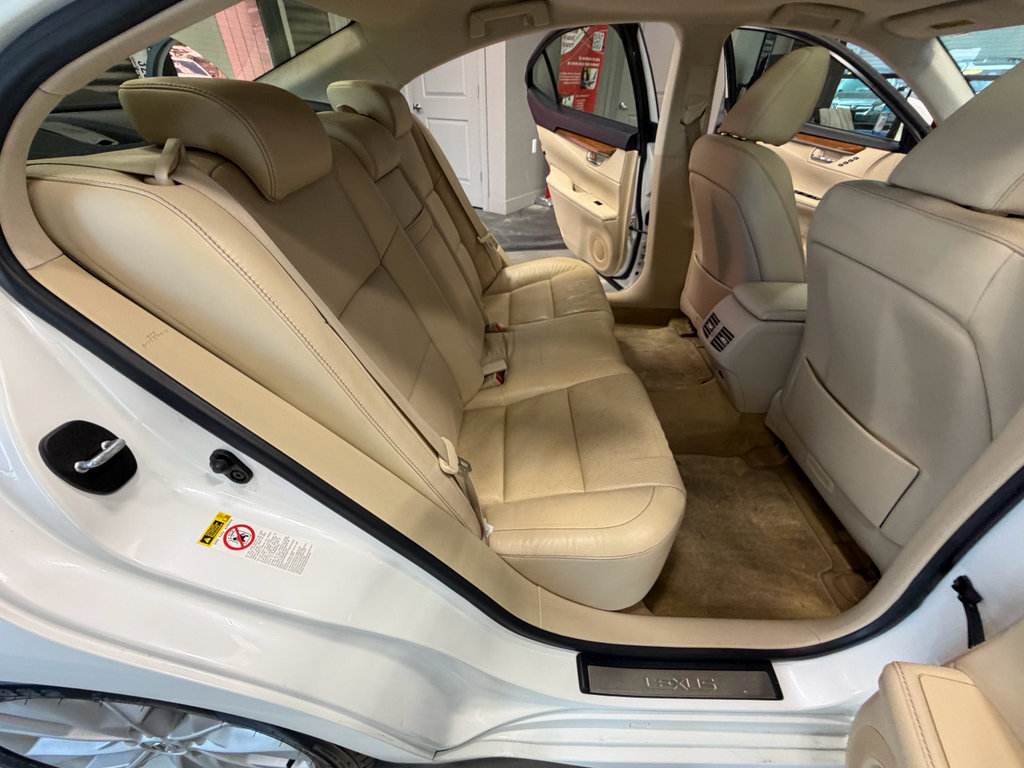 Used 2013 Lexus ES 300h w/ Luxury Pkg FWD image 47