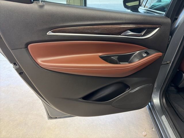 Used 2021 Buick Enclave Avenir w/ Avenir Technology Package image 32