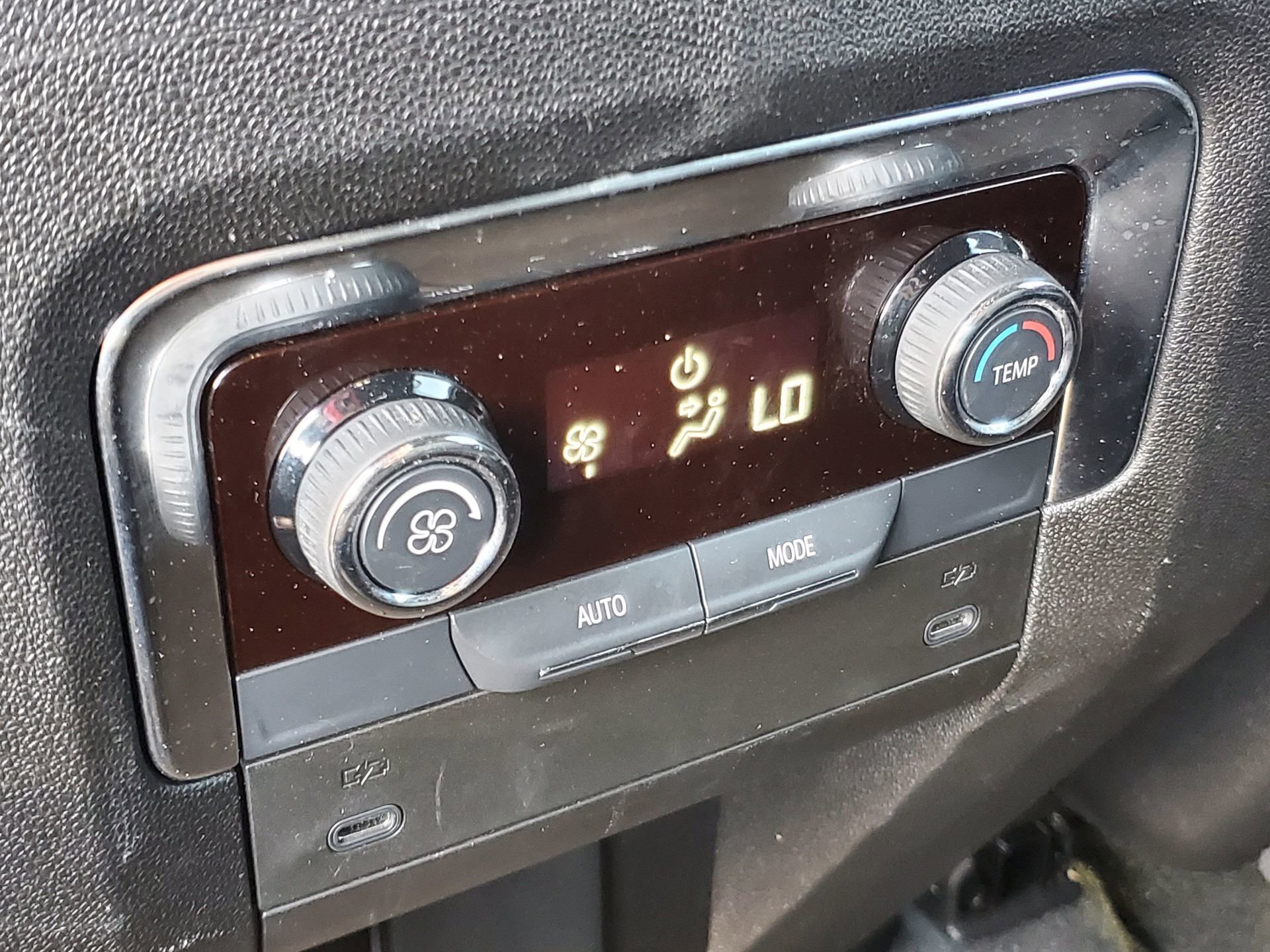 Used 2025 Chevrolet Tahoe Z71 image 13