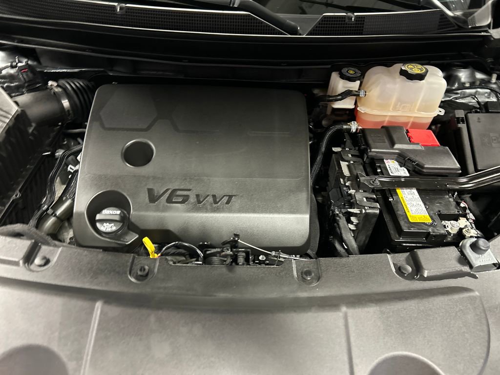 Used 2023 Chevrolet Traverse LS w/ Safety Package FWD image 27
