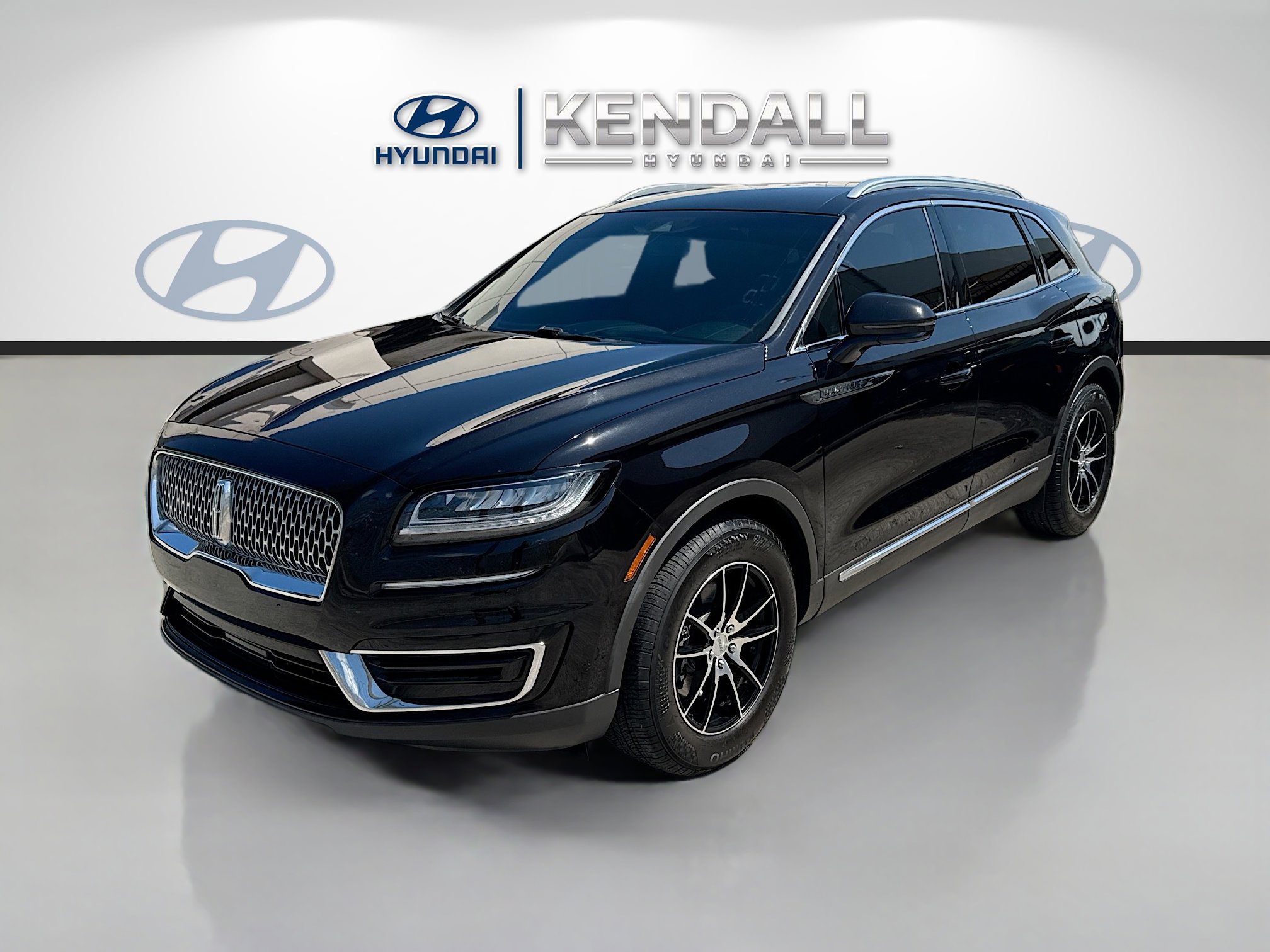 Used 2020 Lincoln Nautilus FWD image 3