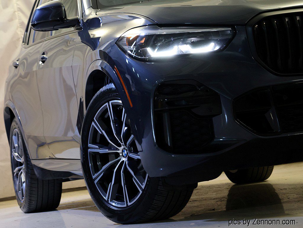 Used 2022 BMW X5 xDrive40i w/ M Sport Package AWD/4WD image 4