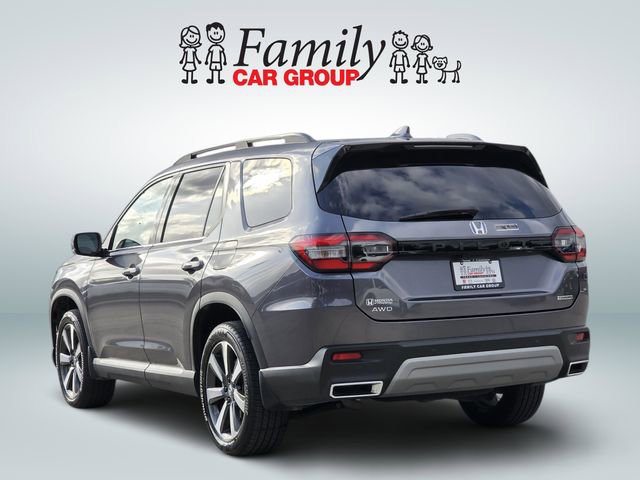 Used 2025 Honda Pilot Touring image 3