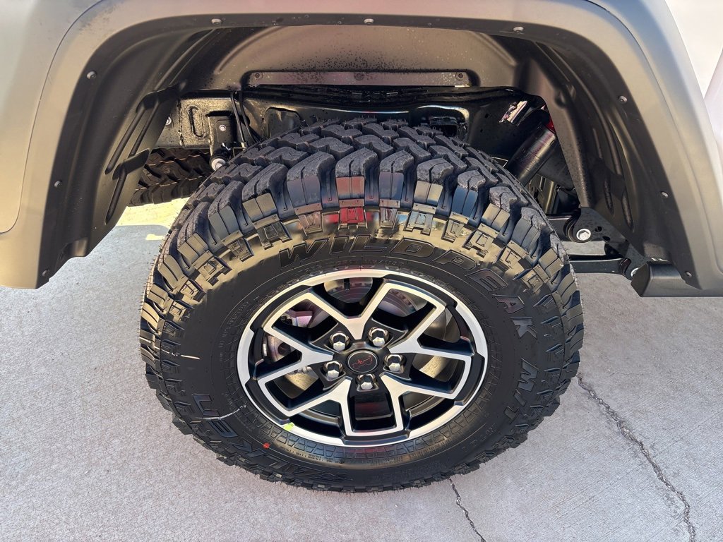 New 2025 Jeep Gladiator Rubicon w/ Convenience Group image 11