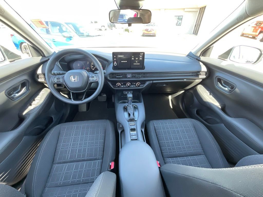 Used 2026 Honda HR-V LX image 8