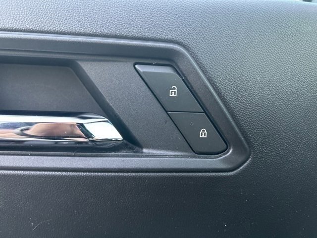 Used 2025 GMC Canyon Elevation w/ Convenience Package image 16