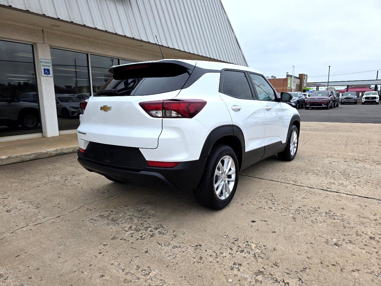 Used 2025 Chevrolet TrailBlazer LS w/ LS Convenience Package image 8
