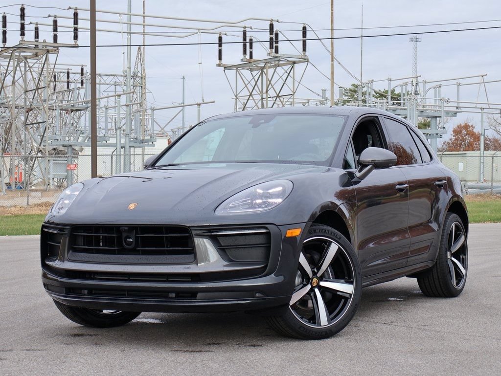 Certified 2026 Porsche Macan Turbo AWD/4WD image 1