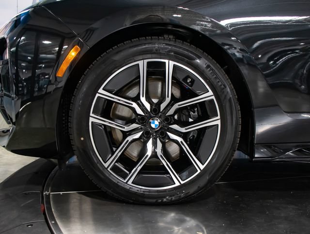 Used 2026 BMW 740i xDrive AWD/4WD image 7