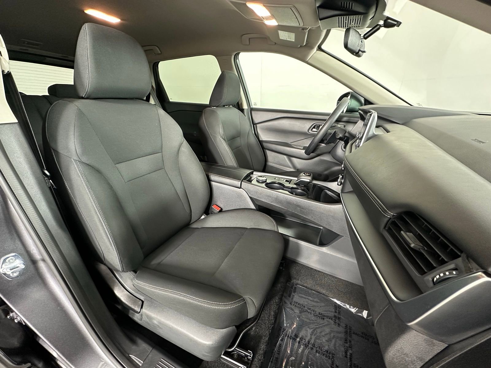 Used 2025 Nissan Rogue S image 6