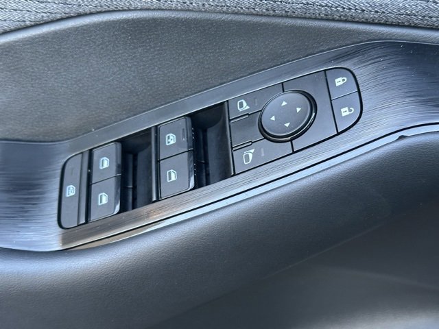 Used 2023 Nissan Rogue S image 21